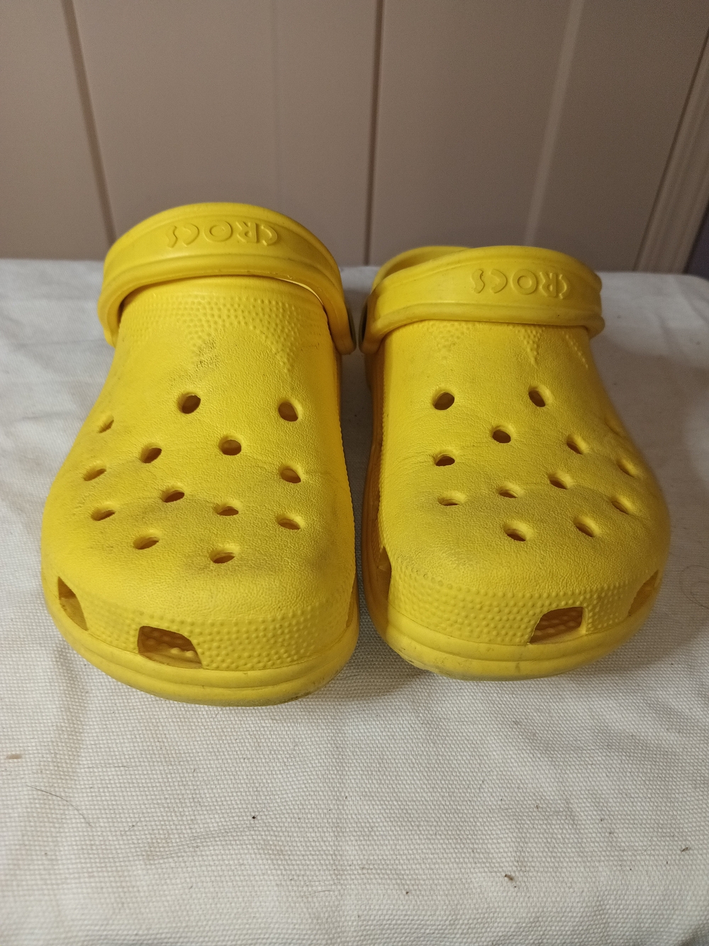 Crocs Womens Classic Clog - Yellow